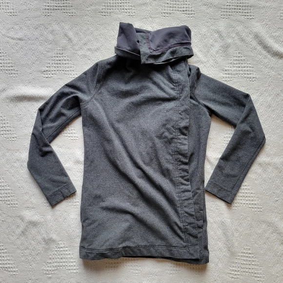Lululemon Savasana Wrap cardigan snap button jacket dark grey  size 4 - Picture 1 of 11